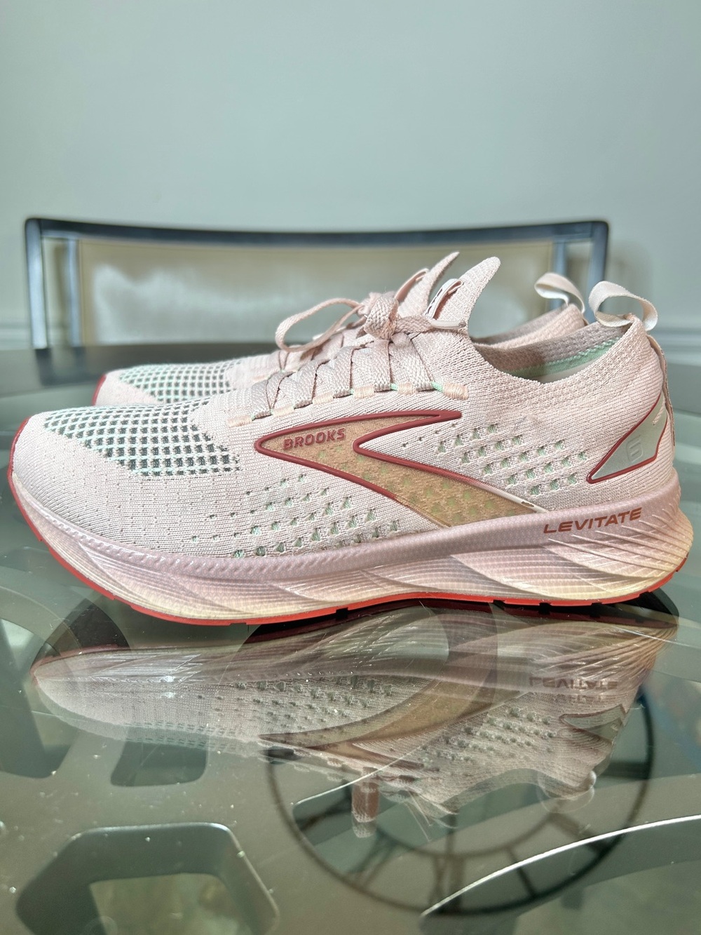 Brooks Levitate StealthFit 6 Light Pink Rose Running Shoes Womens Size 9